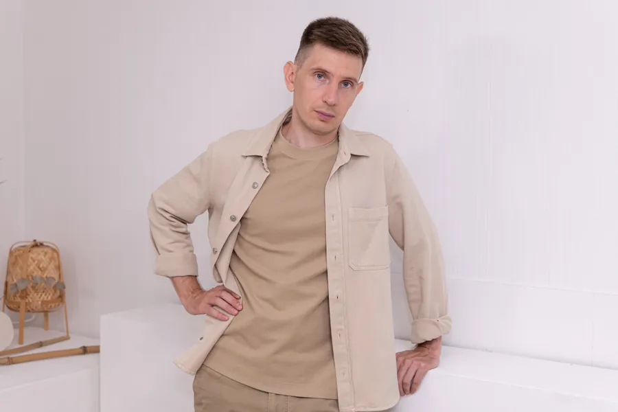 Сергей Пьянков в бежевой рубашке
